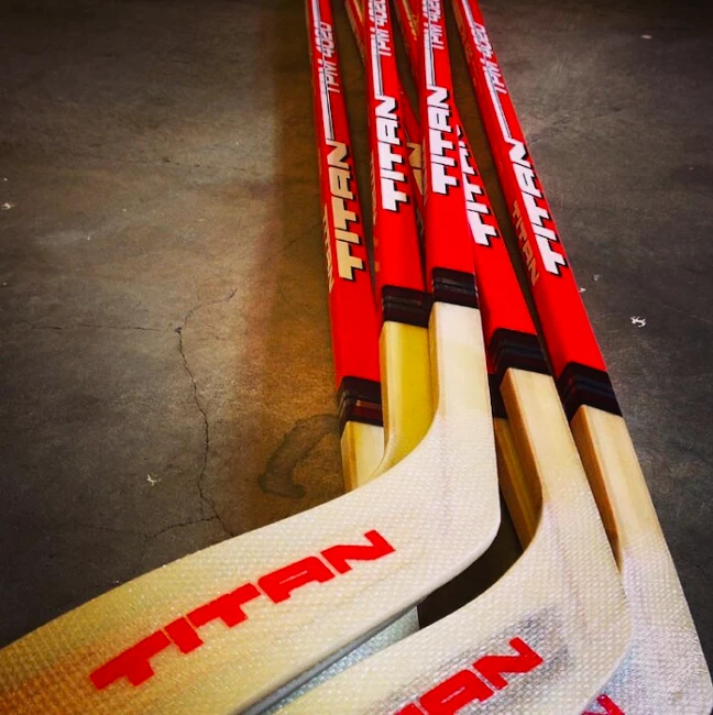 CCM Boutique 22 CCM Boutique -CCM Boutique crosse de hockey en bois titan 4020 sr 28282 650x650 g0